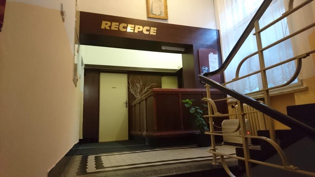 Hotel Šrejber Červený Kostelec Buitenkant foto